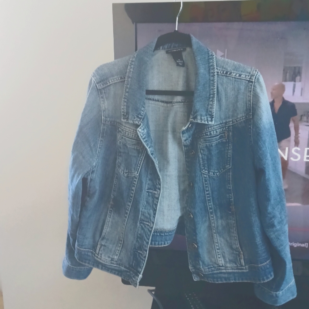 Lane Bryant distressed jean jackrt